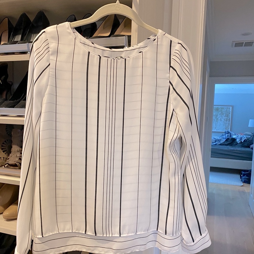 White house black market two layer top